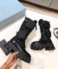 Hommes Femmes Designers Rois Martin Bottes baskets en cuir Bottines de combat d'inspiration militaire Bouch en nylon attaché à la cheville avec des sacs bottine à plateforme