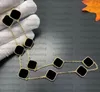 Joya de diseñador Classic 4 Collares colgantes de cuatro hojas Madre de perla Gold de acero inoxidable 18K para mujeres Regalo de joyería de compromiso de la madre del día de la madre