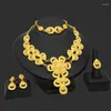 Kolczyki naszyjne Zestaw biżuterii Dubai Gold Kolor dla kobiet wisiork kwiatowy i 4PCS African Weddings Party Bride Prezenty