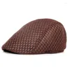 Bérets 10 couleurs hommes femmes chapeau creux maille béret casquette à pointe avant respirant soleil en été rouge blanc noir