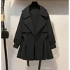 سترات نسائية ربيع الخريف 2022 سترة Windbreaker Women Fashion معاطف جيب معاطف نسائية الخصر غير الرسمي على معطفات أنثى قمم الإناث