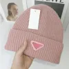 Luxury Knitt Hat, diseñador de la marca Beanie Cap para hombres y mujeres, unisex unisex 100% Cashmere Letter Skull Hat, moda al aire libre