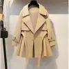 سترات نسائية ربيع الخريف 2022 سترة Windbreaker Women Fashion معاطف جيب معاطف نسائية الخصر غير الرسمي على معطفات أنثى قمم الإناث