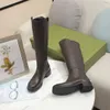 Otoño invierno Cuero de vaca suave Botas largas Cremallera de cuero real Zapatos de mujer negros Letras Barril alto Botas de caballero Zapato de diseñador Dama Rodilla plana