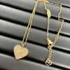 Designers Gold Necklace Letters Pendant Love Neckor Luxury Armband Designer Armband For Women Fashion Charm smycken 2211024Z