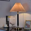 Lampade da tavolo ORY Lampada moderna in ferro Lampada da comodino nordica per la casa Foyer Studio Camera da letto Decorazione scrivania