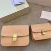 TRIOMRHE TRIOMRHE Classic Bag Box Leather Gold Buckle Flap Metallic Closure Bolsas de Designer Sacos Crossbody Polishing Tofu Bun S1723