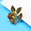 Broches Cindy Xiang Bee op de Branch for Women Rhinestone Fashion Pin Insect Honeybee Sieraden Vintage Accessoires Good Gift