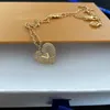 مصممي Gold Necklace Letters قلادة الحب قلادات سوار فاخر للنساء المجوهرات سحر الموضة 2211024Z