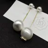 Lyxvarumärkesdesigner Big Pearl Stud örhängen för kvinnor 18K Guldbokstäver dinglar Tassel Elegant örhänge öronringar Fest bröllop smycken gåva