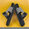 Slippers Mannen Casual Outdoor Antislip Mode Lederen Slipper Zachte Comfortabele Platte Sandalen