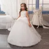 結婚式のための女の子のドレスの花