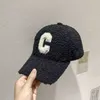 Ball Caps bestickt C Designer New Cap Celin Brief Baseballmütze weibliche Lamm Kaschmir Herbst und Winter verdickte warme Entenzunge