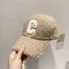 Ball Caps bestickt C Designer New Cap Celin Brief Baseballmütze weibliche Lamm Kaschmir Herbst und Winter verdickte warme Entenzunge