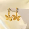 Kolczyki obręcze Ins Gold Butterfly Charm Strip Tekstura Biżuteria ze stali nierdzewnej Kobiety Boho18k PVD PlATE Prezent