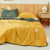 毛布のシンプルなプレーンファイバー竹の春と秋のカバー毛布用ソファソリッドカラーダブルキルティングキルトベッド