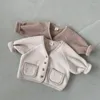 Jackets Girl simples Cardigan macio sólido bolsos duplos de lã Polar Coat Winter Mantenha quente Cardigans Cardigans Casacos Jaqueta de bebê nascida