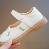 Девочки принцесса обувь детские кроссовки 2022 весенняя осенняя вышивка детская кожаная обувь британское стиль детская студенческая обувь