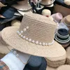 Breite Krempe Hüte französische elegante Perlenkette Luxus Raffia Flach Top Stroh für Frauen handgefertigte Dame Summer Beach Cap Sun Visor