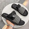 Tofflor Herr Casual Utomhus Halkfritt mode Tofflor i äkta läder Mjuk Bekväma platta sandaler