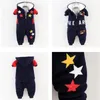 Kleidungssets Winter-Babykleidung plus samtdicker zweiteiliger Anzug für Jungen und Mädchen, Kleinkinder, warme Cartoon-Bär-Kapuzenjacke und Hosen 221103