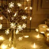 زخارف عيد الميلاد LED String Lights Stars Snowflakes في الهواء الطلق سنة العطلة