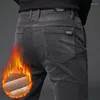 Jeans da uomo Pantaloni in cashmere di qualità Uomo Inverno di mezza età Plus Pantaloni in velluto a coste spessi e caldi da uomo Pantaloni dritti larghi 38