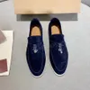 Lyxiga mäns fritidsskor Loafers Toppdesigner i brittisk stil Klassisk Bekväm mocka Svart Enfots stigbygel Läder Flats Lyx Business Formella körskor