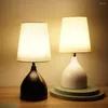 Lámparas de mesa LED Dormitorio Decoración Lámpara Simple Moderna Sala de estar Escritorio Mesita de noche Estudio romántico Luz de noche táctil
