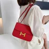 2023 Sacs à main Clearance Outlet Vente en ligne Classique bouton magnétique petit sac carré épaule messager portable en cuir synthétique fronde unique épaule qui peut être