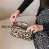 Leopard Print Hand Carry Cosmetic Facs Women Out Out Makeup Storage Cage Bag Bag Bag Bag Bag Bag Bag Bag Bag