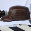 Boinas, sombrero de cuero a prueba de invierno, protección auditiva para hombres, gorra de cuero de vaca, parte superior plana, viseras cálidas de algodón para ancianos y ancianos