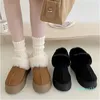 Bottes de neige intégrées en cuir et fourrure, nouvelles chaussures d'hiver pour femmes en 2022, chaussures chaudes et antidérapantes en coton du nord-est avec peluche