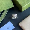 Design haut de gamme Créateur d'anneaux fermés Bague de bijoux Sélection de charme Qualité chaude Couple de mode Famille amicale Cadeau d'anniversaire Plaqué argent ne se fane jamais Luxe Noble