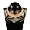 Tour de cou collier africain boucle d'oreille ensemble de bijoux Style flexion bavoir en métal gros collier de déclaration d'épine