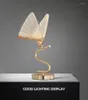 Tischlampen OURFENG LED-Lampe Gold Schmetterling Nordic Nachttisch Luxus Moderne Schreibtischleuchte für Zuhause Wohnzimmer Schlafzimmer Dekoration