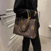 حقائب مصمم حقائب نسائية حقائب يد منقوشة زهرة مونوغرام ONTHEGO GM MM Louiseitys Lvs Womens Handbag viutonity Purse Tote كتف حقيبة ظهر أنثوية أثناء التنقل