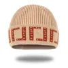 Nowy dzianinowy kapelusz męski Outdoor Keep Warm Beanie Hats List Kobiet Jacquard wełniany rękawa jesienna i zimowa koreański styl