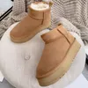 Australi￫ Women Classic Mini Platform Boot Ultra Matte Suede Fur Snow Boots Shearling Faux Fur Wool Blend Comfort Winterontwerper Girl Korte Korte Booties WGG -schoenen