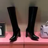 Botas hasta la rodilla Tacones cuadrados Moda Bota alta F'end'ace Punta de almendra Cuero genuino Botines de tacón alto Diseñadores de lujo Zapatos de mujer Calzado de fábrica