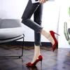 Sandały Kobiety Pumps Metal Square Bluckle Spiczasty Patent Skórzany buty druhny Buty single damskie 2021 Stiletto 9 cm Wysokie obcasy L221107