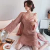Kvinnors sömnkläder Kvinnors lisacmvpnel med BRA Sexig is Silk Robe Set spets prinsessa vind nattklänning hemkläder