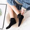 Chaussettes Bonneterie Doux Respirant Anime Cosplay Noir Blanc Coton Casual Soxs Lolita Princesse Chaussettes Courtes Dentelle Noeud Fleur Chaussette À Volants Femmes Y2211