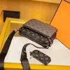 Męska torba listonoszka Crossbody Projektanci luksusu torby 2022 Portmonetki męskie Styl klasyczny Modne listonoszki sacoche etui portfel aktówka louise Purse vutton viuton