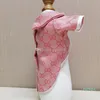 Roupas de vestido de estimação fofas letra rosa letra completa animais