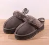 Les femmes de créateurs augmentent la neige Chaussons d'intérieur Peau de mouton douce et confortable pour garder l'hiver Pantoufles chaudes Bottes en peluche Fille Belle EUR35-43WXS