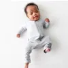 Rompertjes Baby Romper Bamboevezel Jongen Meisje Kleding geboren Rits Footies Jumpsuit Effen Lange Mouw Kleding 024M 2211042045519