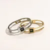 2022 Nouveaux bracelets Femmes Bangle Bijoux de créateur de luxe 18k Amateurs de mariage en acier inoxydable en acier inoxydable Gold Gift Bangles Accessoires en gros