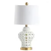 Lampes de table Creative Américain Blanc Creux Céramique Lampe El Chambre Chambre Chevet Lit Décor CL100806