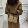 Gümrükleme Moda askılı çanta kadın yeni moda sling Omuz Messenger kova tarzı geniş omuz askısı Çanta